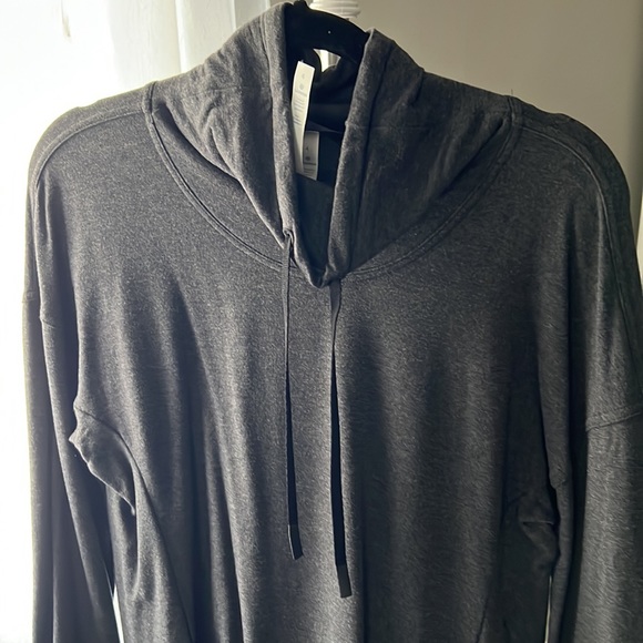 Lululemon Twisted and Tucked Long sleeve gray pullover drawstring sweatshirt 4 - Picture 11 of 11